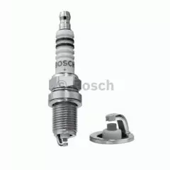 Свічка запалювання BOSCH 0 242 240 593 +13 FR6DCE 0.8